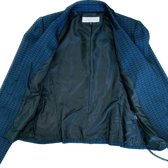 Blazer - Picture 2 of 2